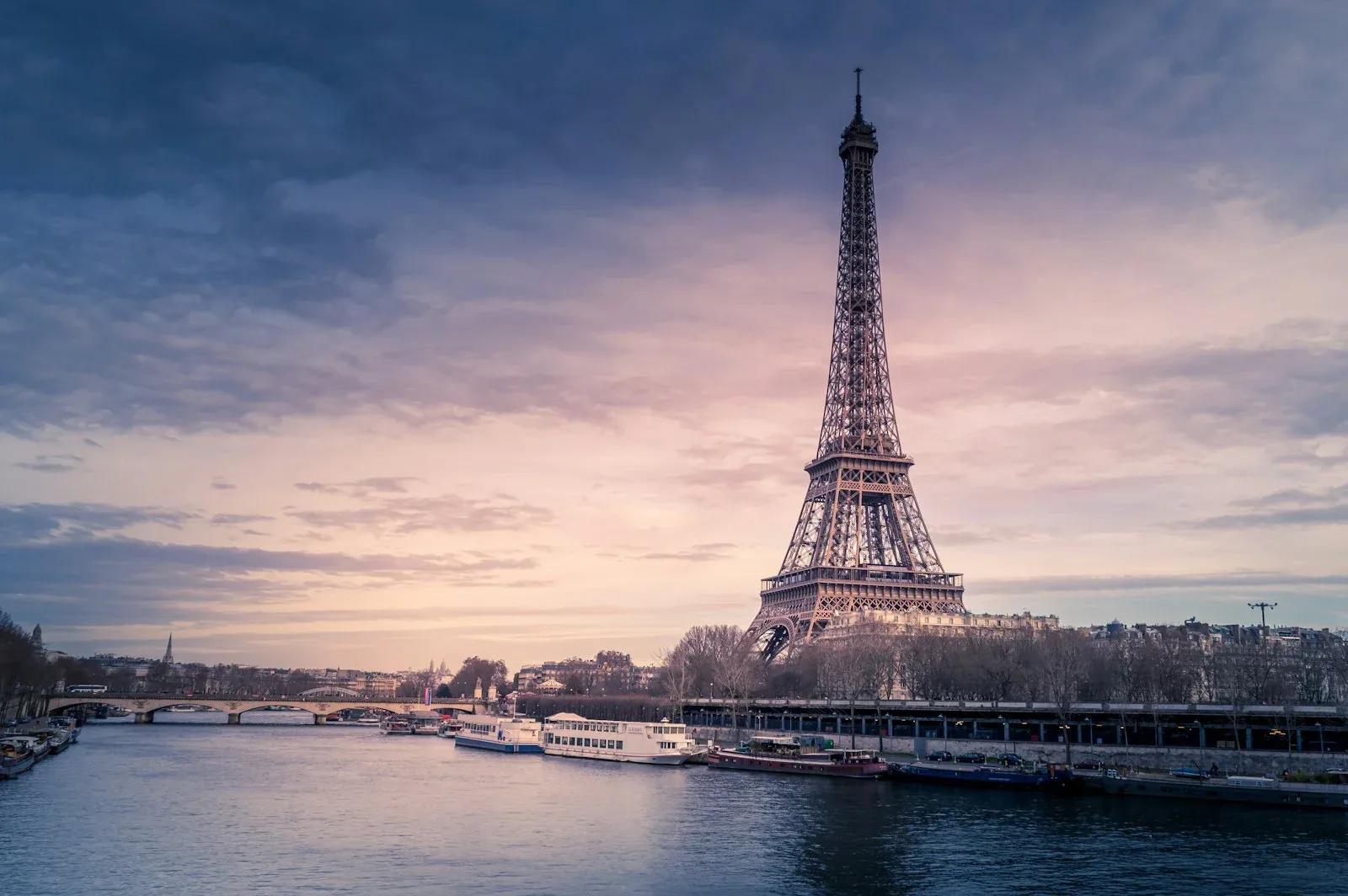 La France demande une frégate aux Pays-Bas : aveu de faiblesse ou stratégie européenne ?