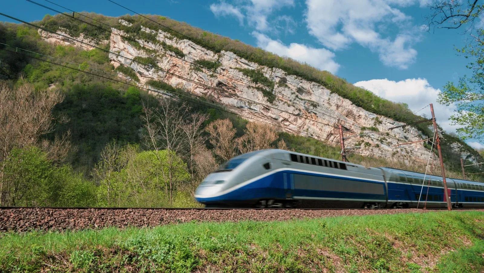 Collision mortelle TGV-poids lourd à Mazingarbe : bilan, causes et sécurité des passages à niveau