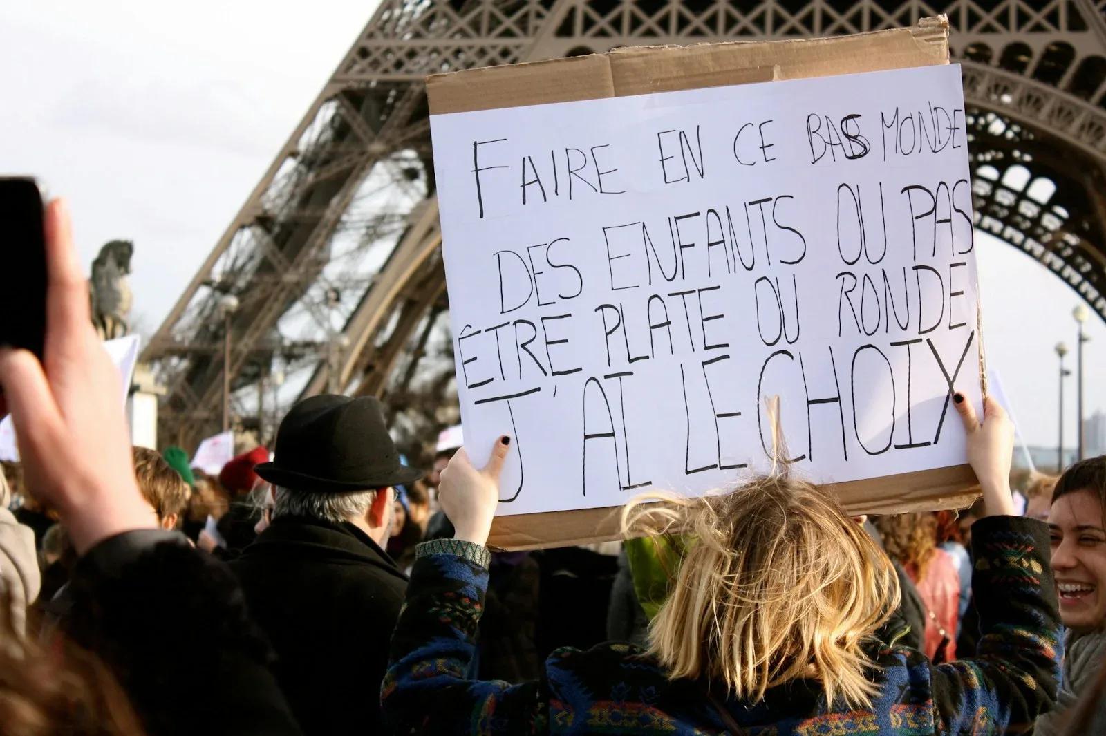 France face à la crise : l'embarras institutionnel décrypté en 2026