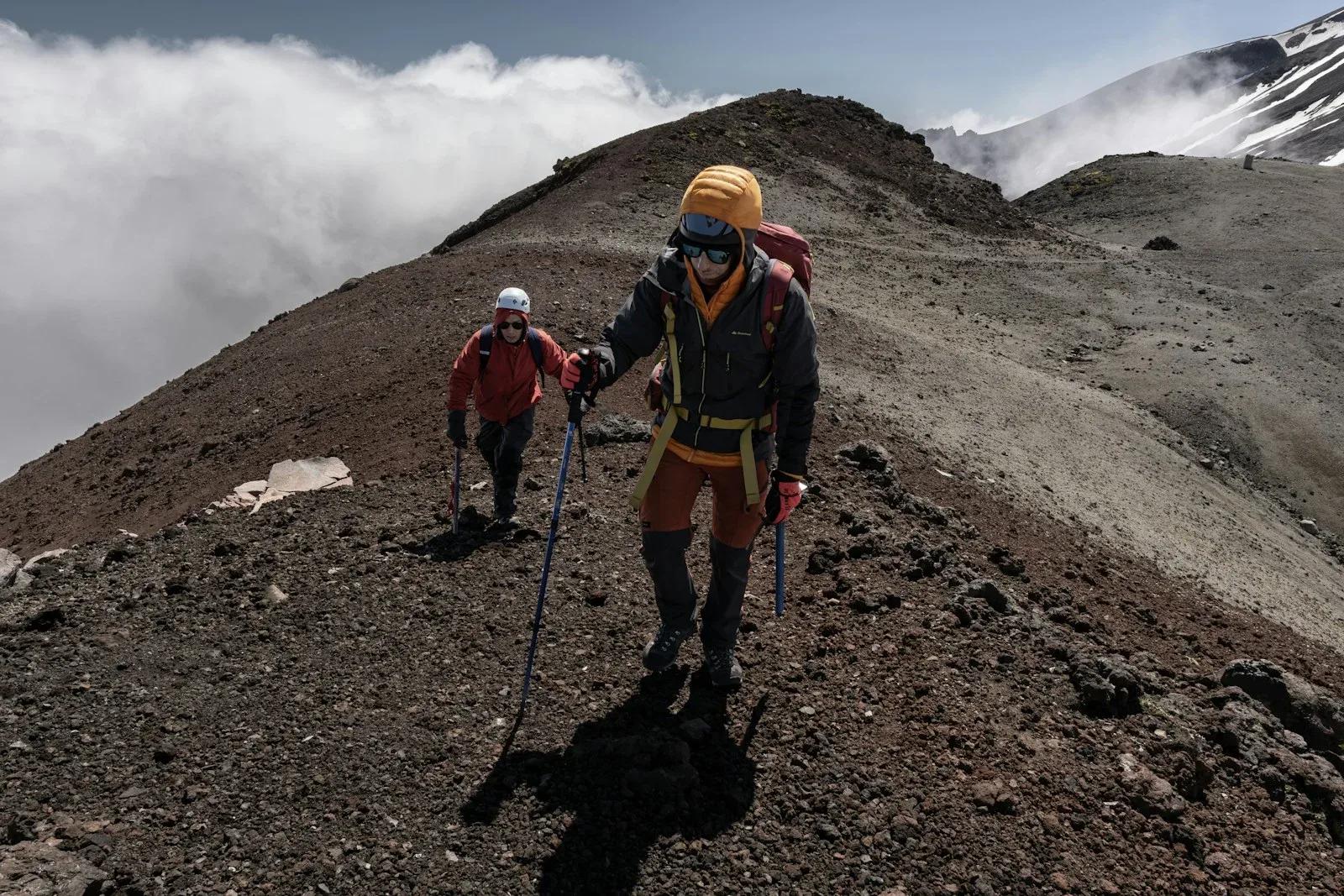 3 randonneurs tués par une éruption volcanique : chronologie d'un drame annoncé