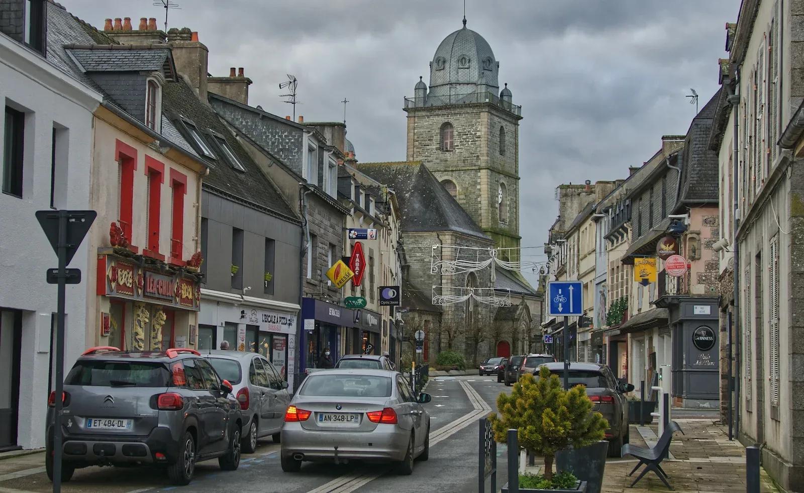 Élections locales 2025 en Grande-Bretagne : Reform UK s'impose, ce que ça change vraiment