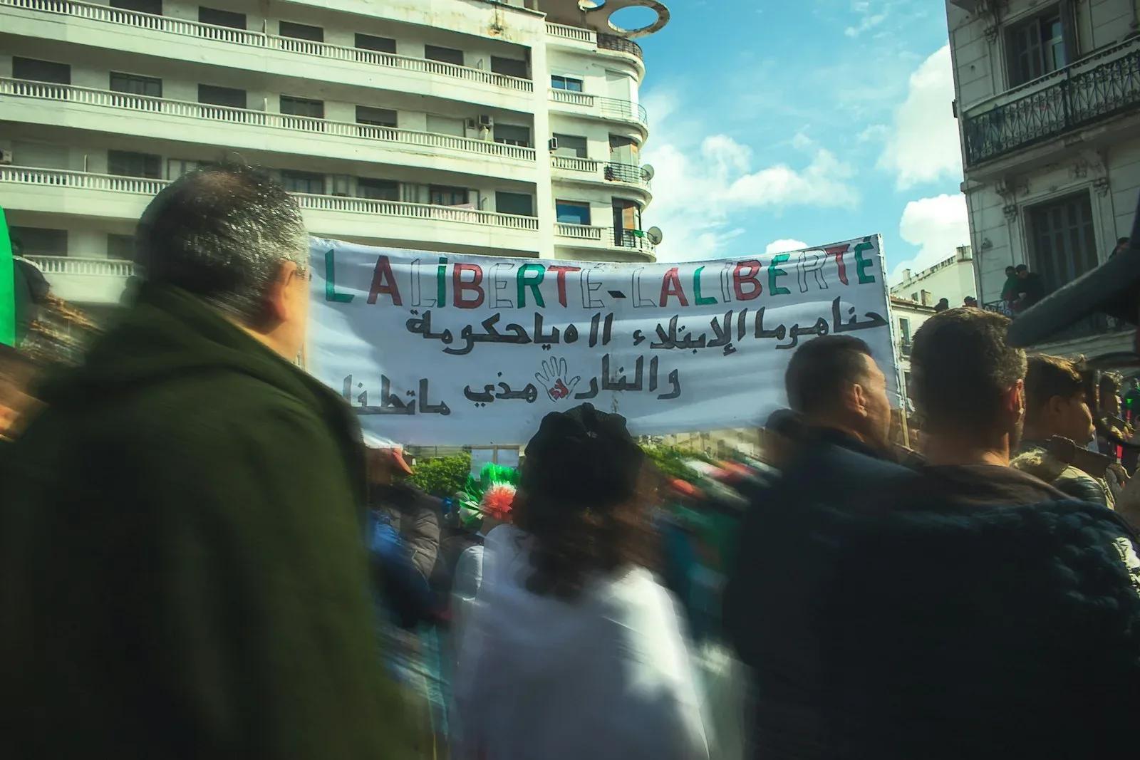 Darmanin en Algérie : résultats concrets, regard algérien et impact sur la diaspora
