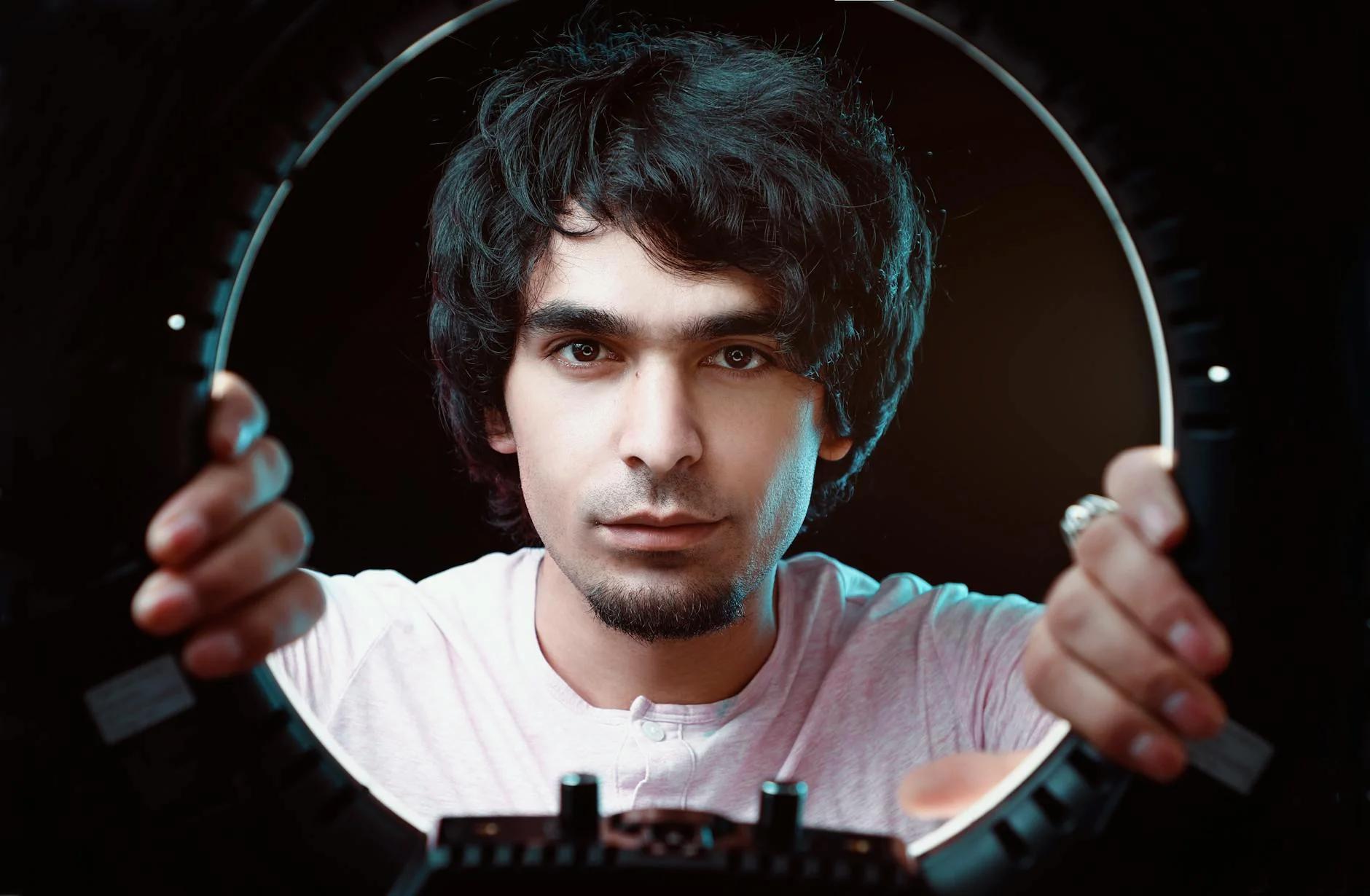 Illustration: Boualem Sansal s'exprimera pour la première fois depuis sa libération au « 20 heures » de France 2 - Le Monde.fr : les 5 points clés à retenir