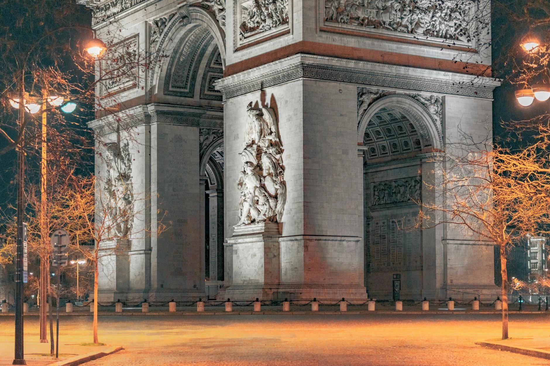 Illustration: Visites durant les offices, équipes renforcées : devant l'affluence, Notre-Dame de Paris repense son organisation - 5 points clés