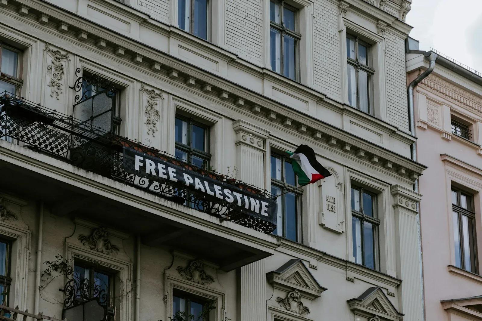 « Free Palestine, on vous vaincra » : origine, évolution et portée d'un slogan devenu viral