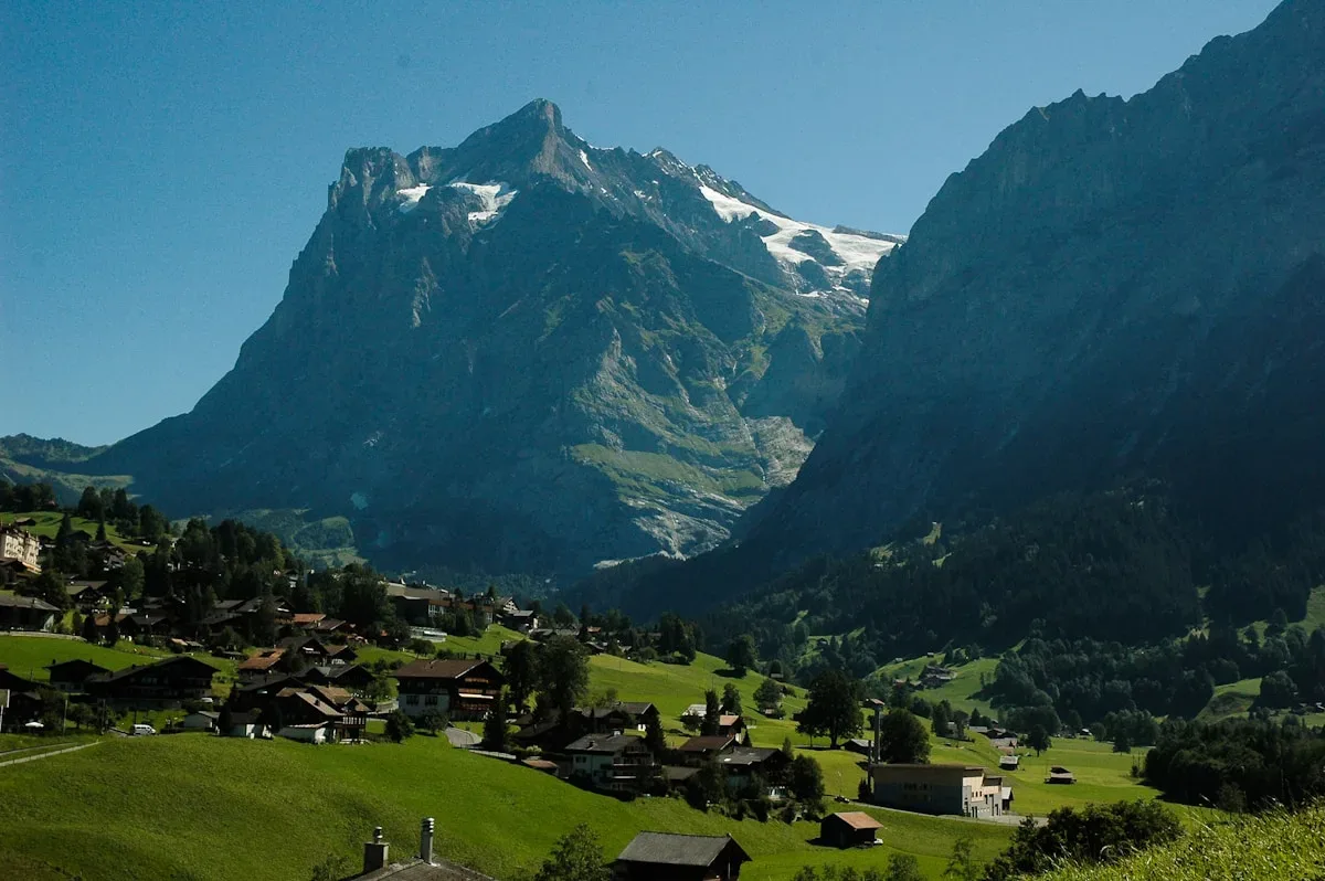 Exemple de Alpes. Village coupé du monde