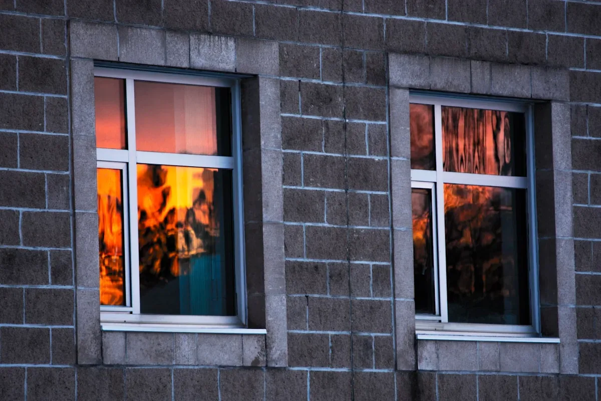 Incendie de Crans-Montana causes et origine du feu : Normes suisses vs françaises sur les matériaux ignifuges : quelles f...