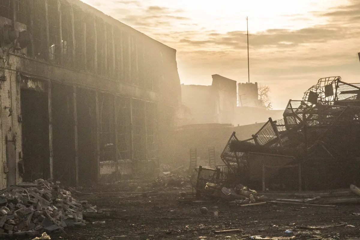 Une explosion massive ravage une usine de munitions : AZF 2001, Beyrouth 2020 : les explosions de dépôts d'armement se ré...