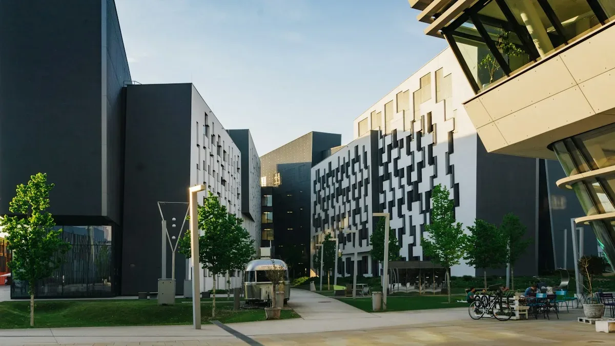 Supprimer Parcoursup ? Voici ce qui mérite d’être : Allemagne, Royaume-Uni, Pays-Bas : par quoi remplacer Parcoursup ?