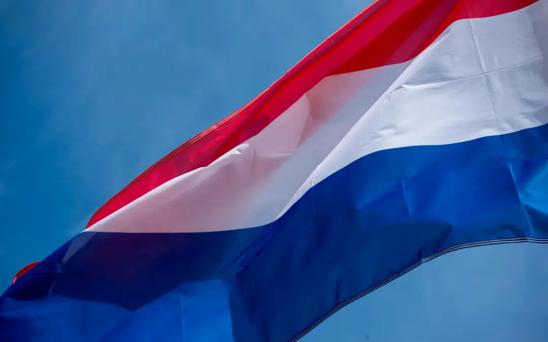 Drapeau israélien flottant dans le vent