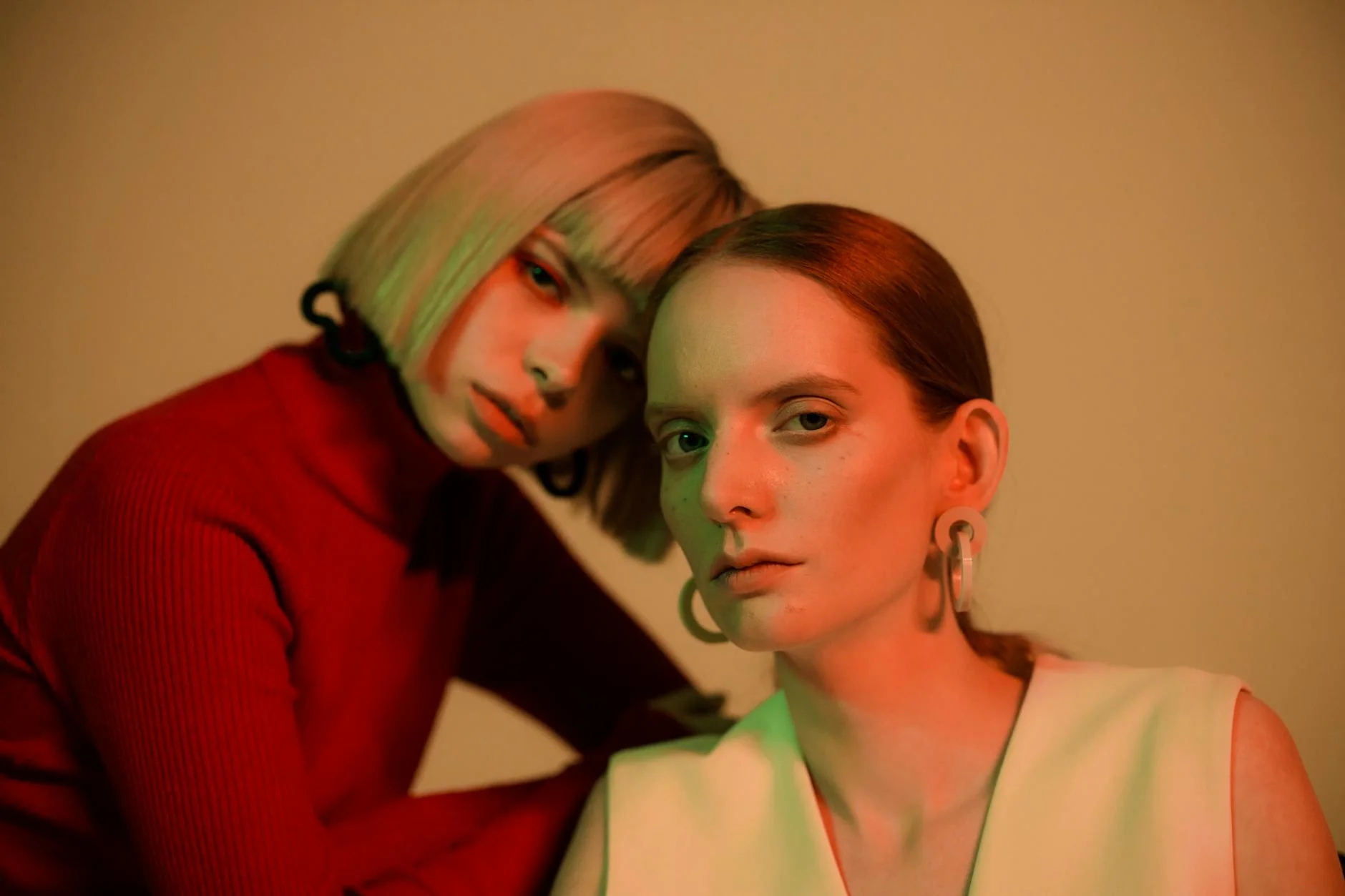 Portrait de Jeffrey Epstein, personnage clé de l'affaire