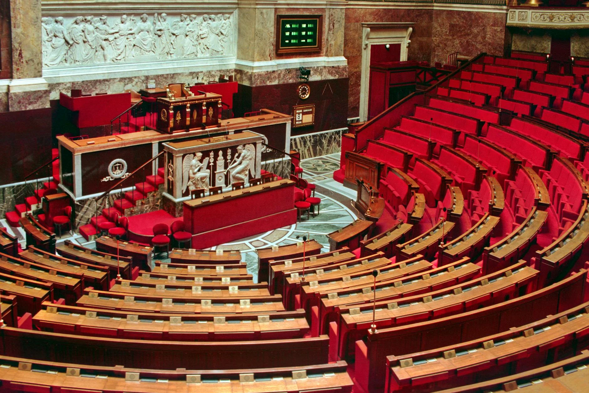 Assemblée nationale hémicycle politique présidentielle France 2027